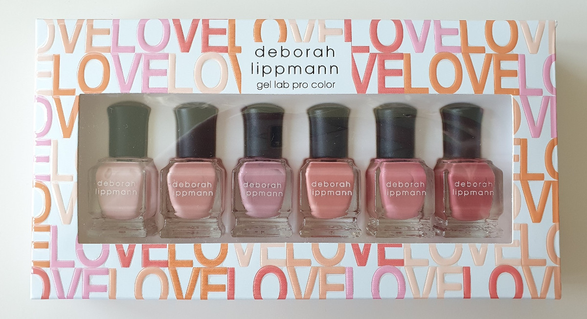 You are currently viewing Deborah Lippmann Make Me Blush Nagellack-Set (mit Swatches)