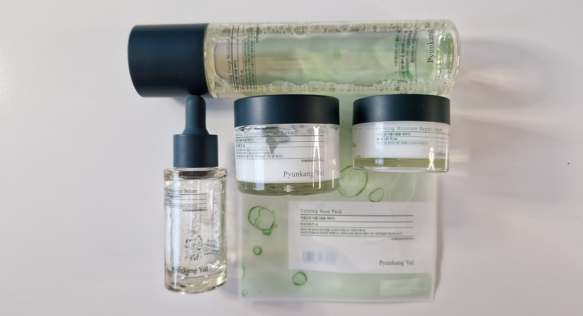 Du betrachtest gerade Die Pyunkang Yul Calming Moisture Serie – Barrier Cream, Toner, Toner Pad & Serum im Überblick!