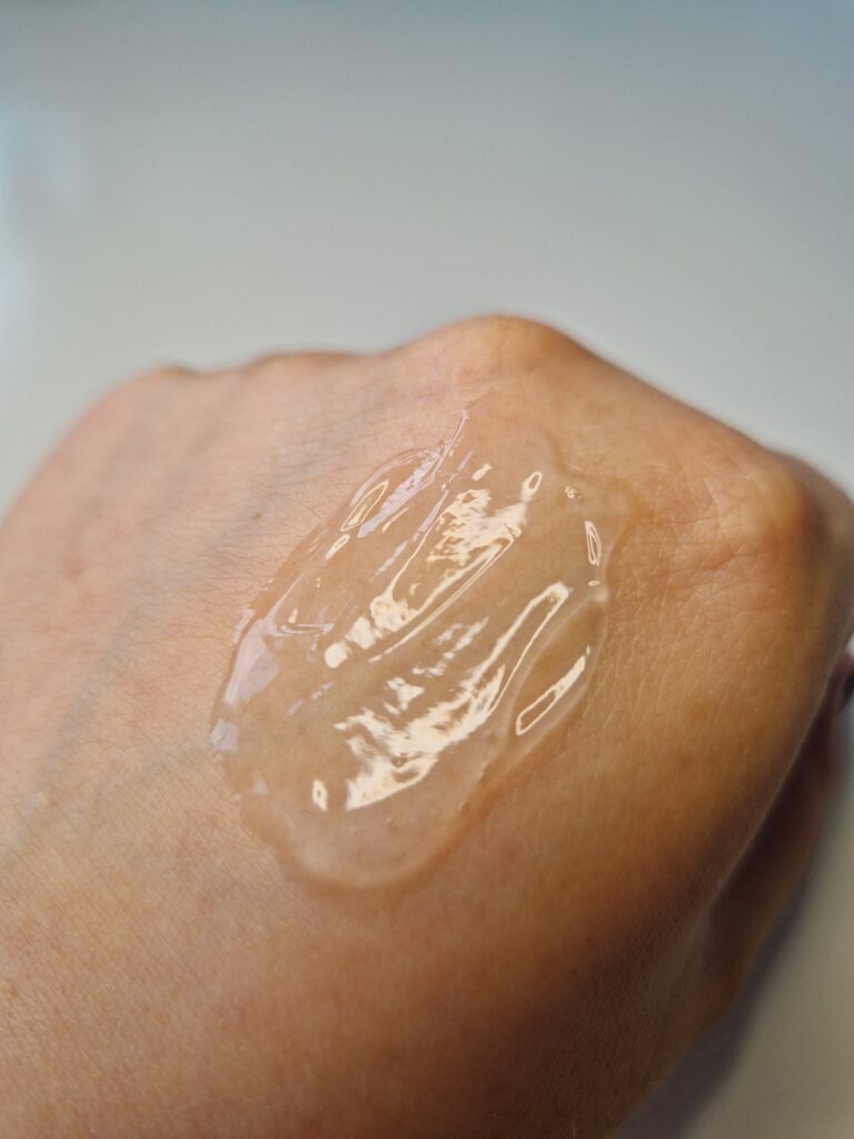 Ich habe das DEWYTREE Green Power Aloe Soothing Gel getestet.