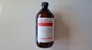 Mehr über den Artikel erfahren Nard Acne Clear Body Wash – hilft leider nicht bei Körperakne 😢