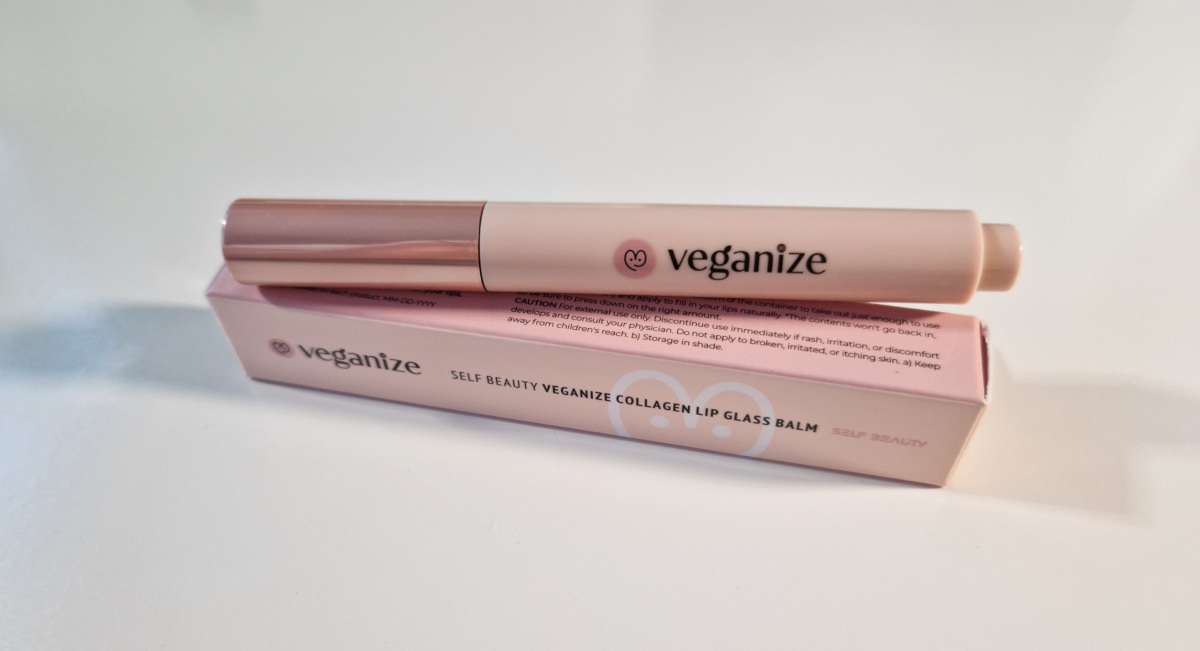 Du betrachtest gerade Self Beauty Veganize Collagen Lip Glass Balm (mit Swatches)